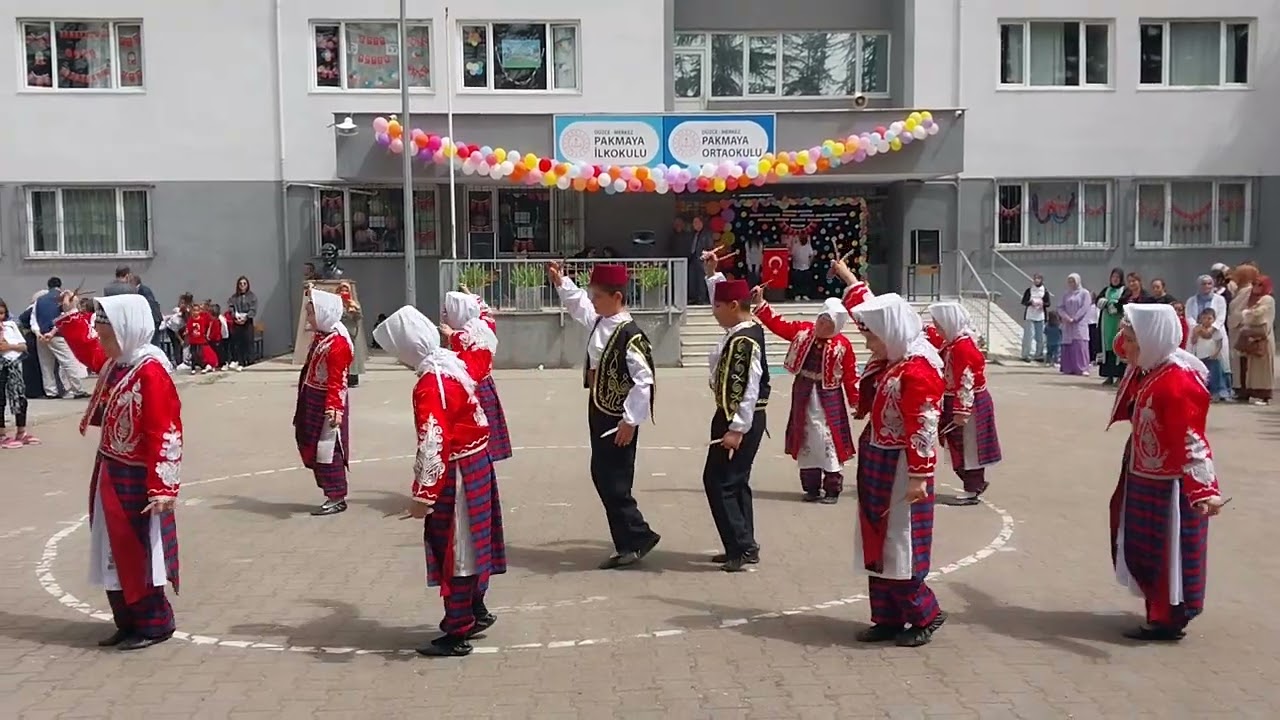23 Nisan Halk Oyunları Gösterisi ÇÖZDAL