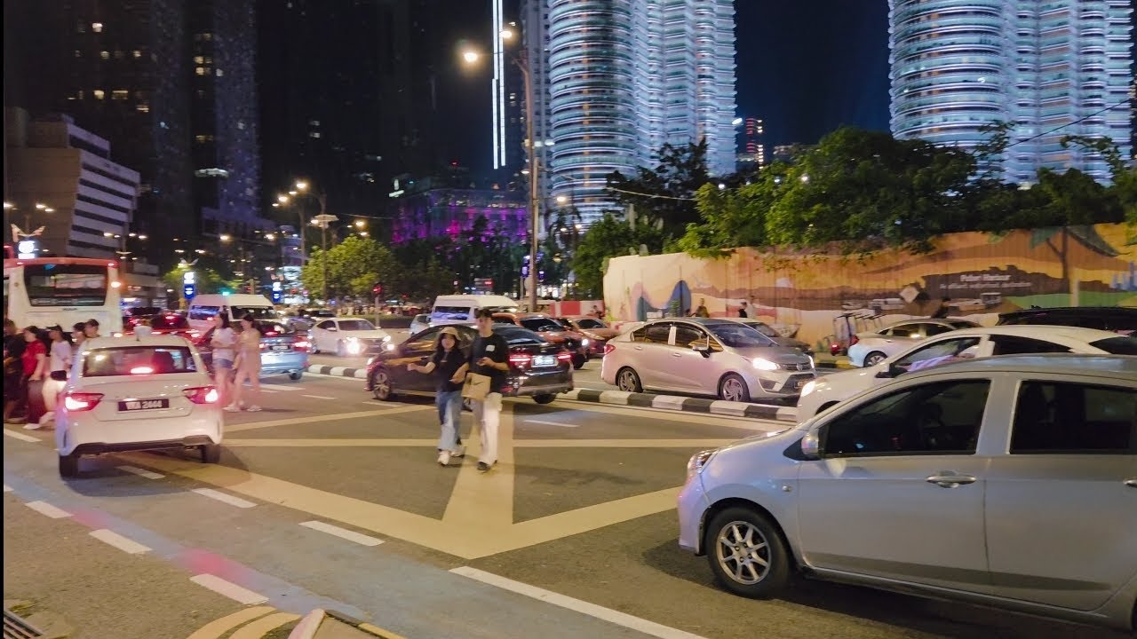 Strolling KL City near KLCC | Jalan Ampang, Kuala Lumpur.