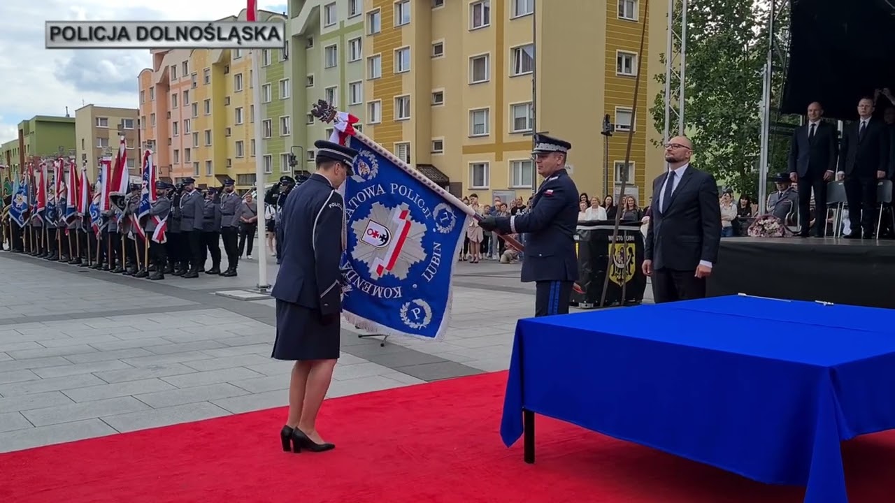 NADANIE SZTANDARU DLA KOMENDY POWIATOWEJ POLICJI W LUBINIE