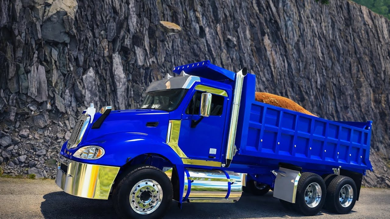 Custom Columbia Detroit 12.7 Hauling 25 Tons! 🚛💨