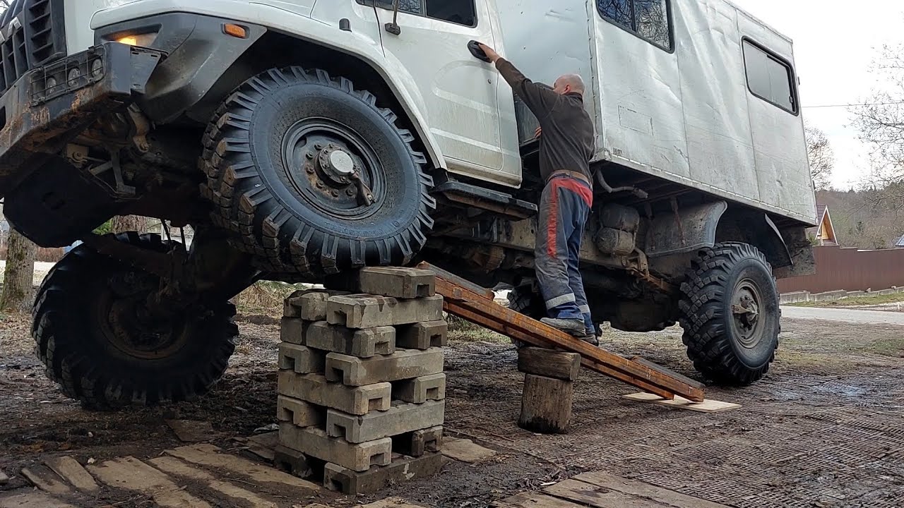 ТЕСТ НА ДИАГОНАЛИ:УРАЛ НЕКСТ 4&times;4,УАЗ ПАТРИОТ И СОБОЛЬ ФЕРМЕР 4&times;4.