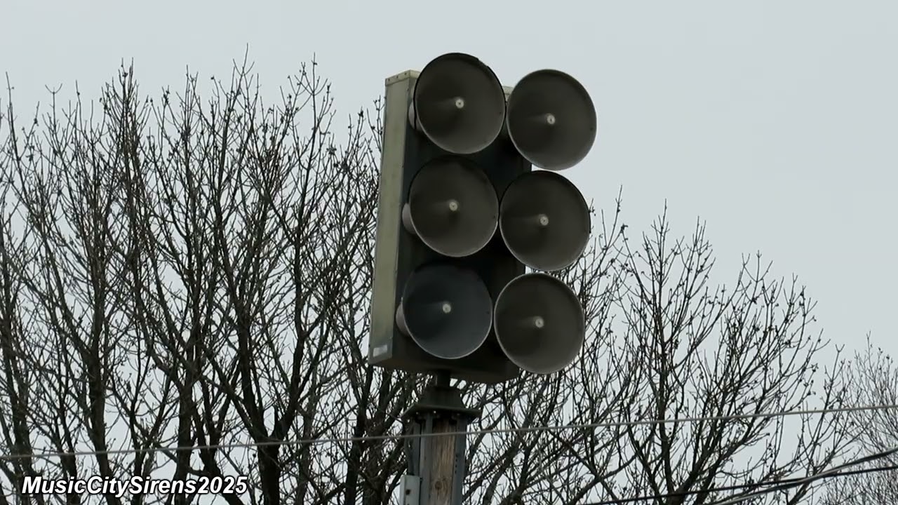Federal Signal EOWS 612 Siren Test (Attack) Brownsville, TN