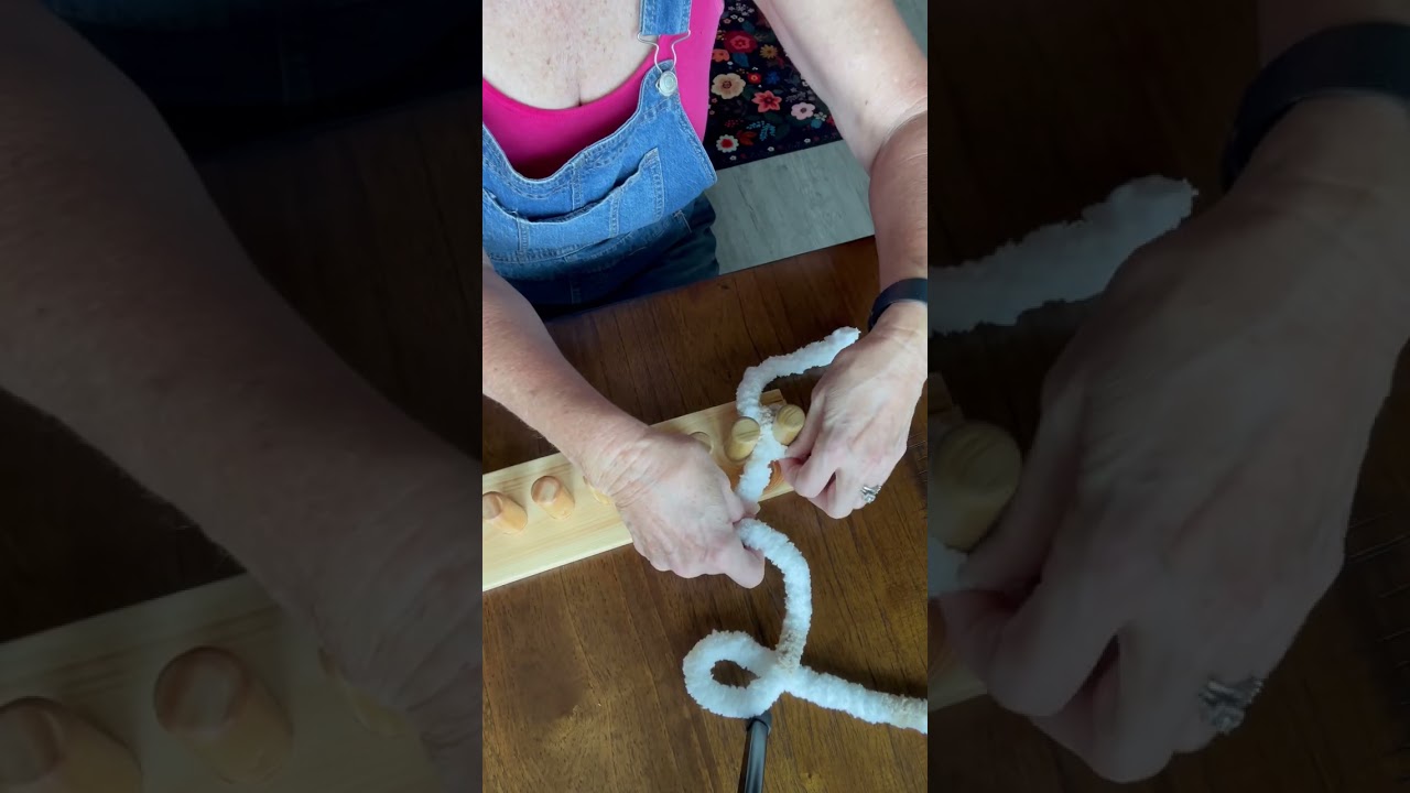 New way to cast on using loom. 