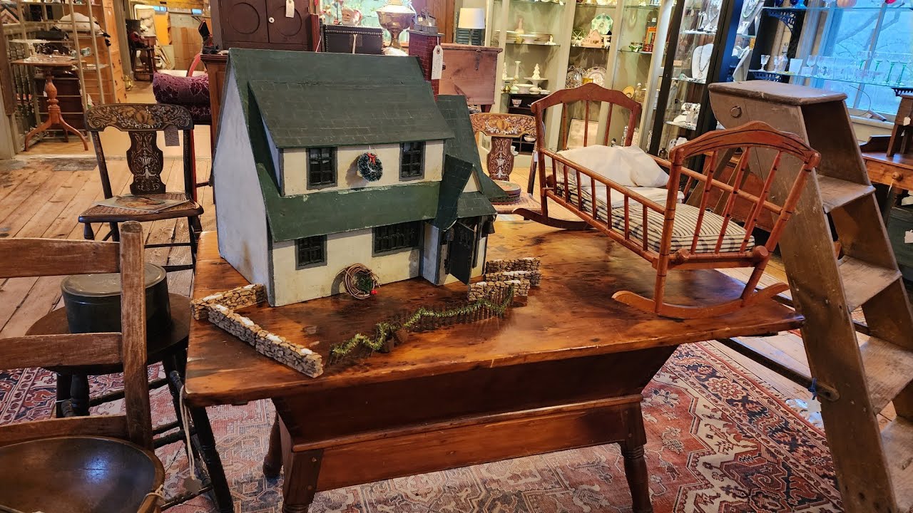 Come Primitive Antique Shopping with me at Peninsula Village Antiques!
