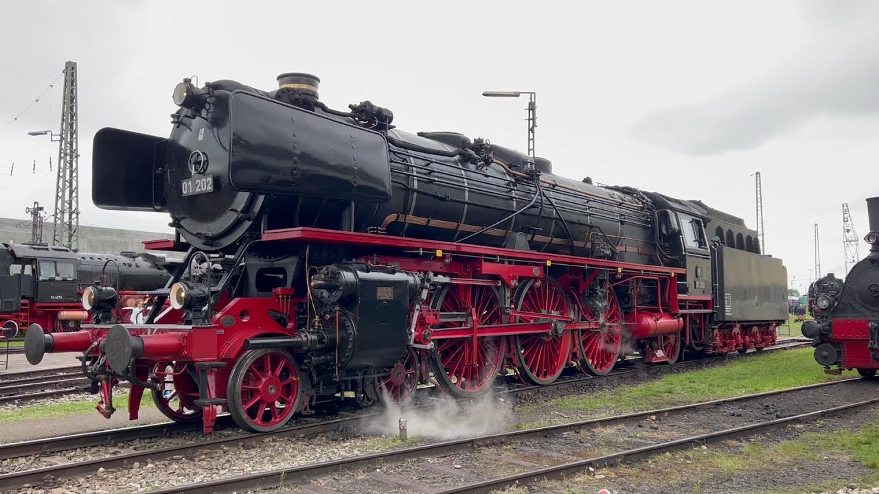 Die Schweizer Dampflok 01 202 zu Besuch in Nördlingen