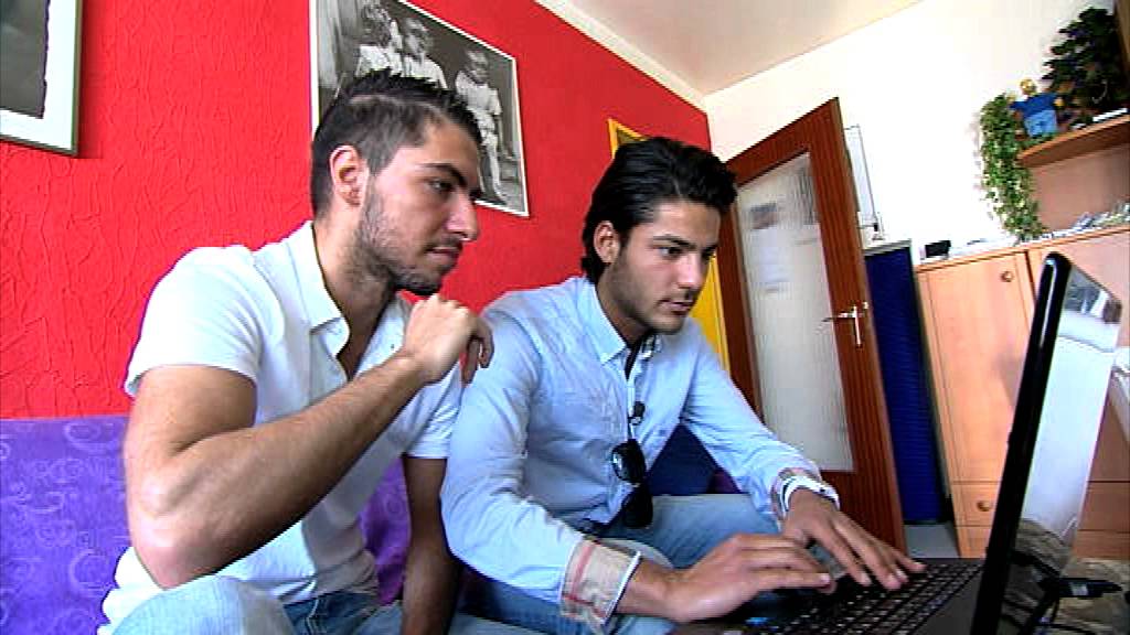 Bulut und Steven schreiben eine Onlinebewerbung, Good Times anytime auf GoodTimesTVGmbH