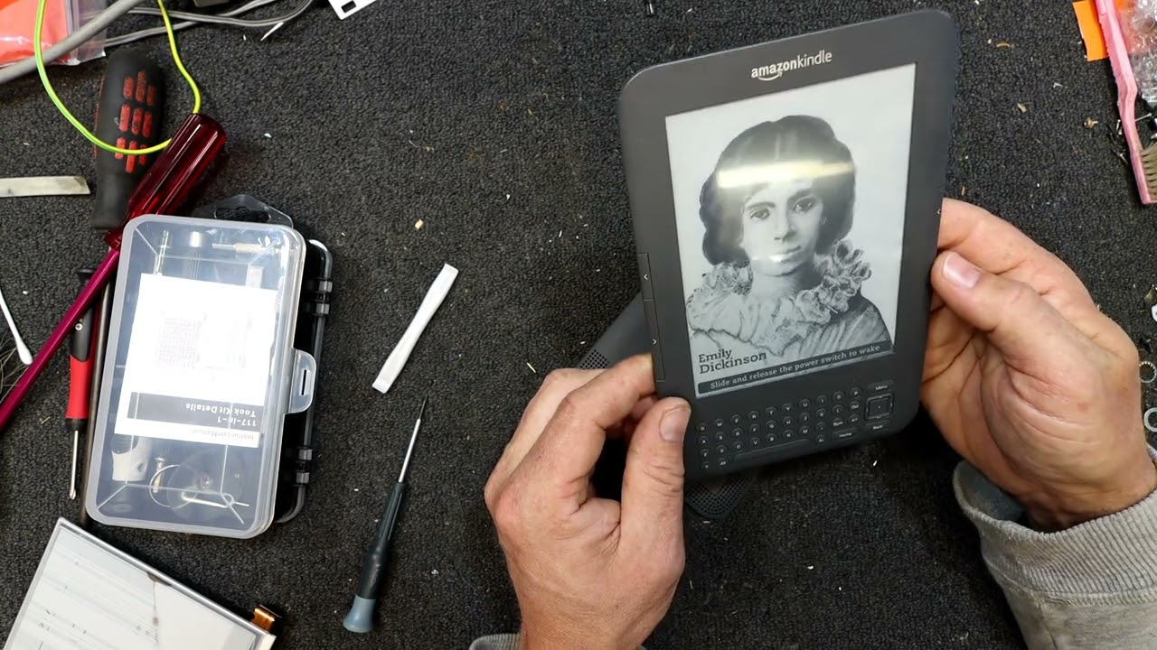 Замена экрана и сброс пароля Kindle 3-го поколения
