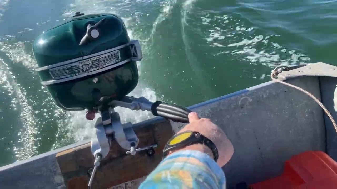 1947 Mercury KE3 Comet 3.6hp antique outboard AOMCI