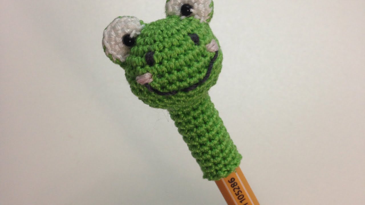 How To Make A Cute Crocheted Frog Pen Cap - DIY Crafts Tutorial - Guidecentral