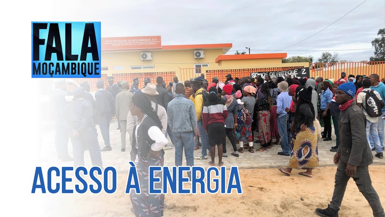 População bloqueia EN1 como forma de forçar a EDM a electrificar seus os  bairros @Portal FM | Fala Moçambique