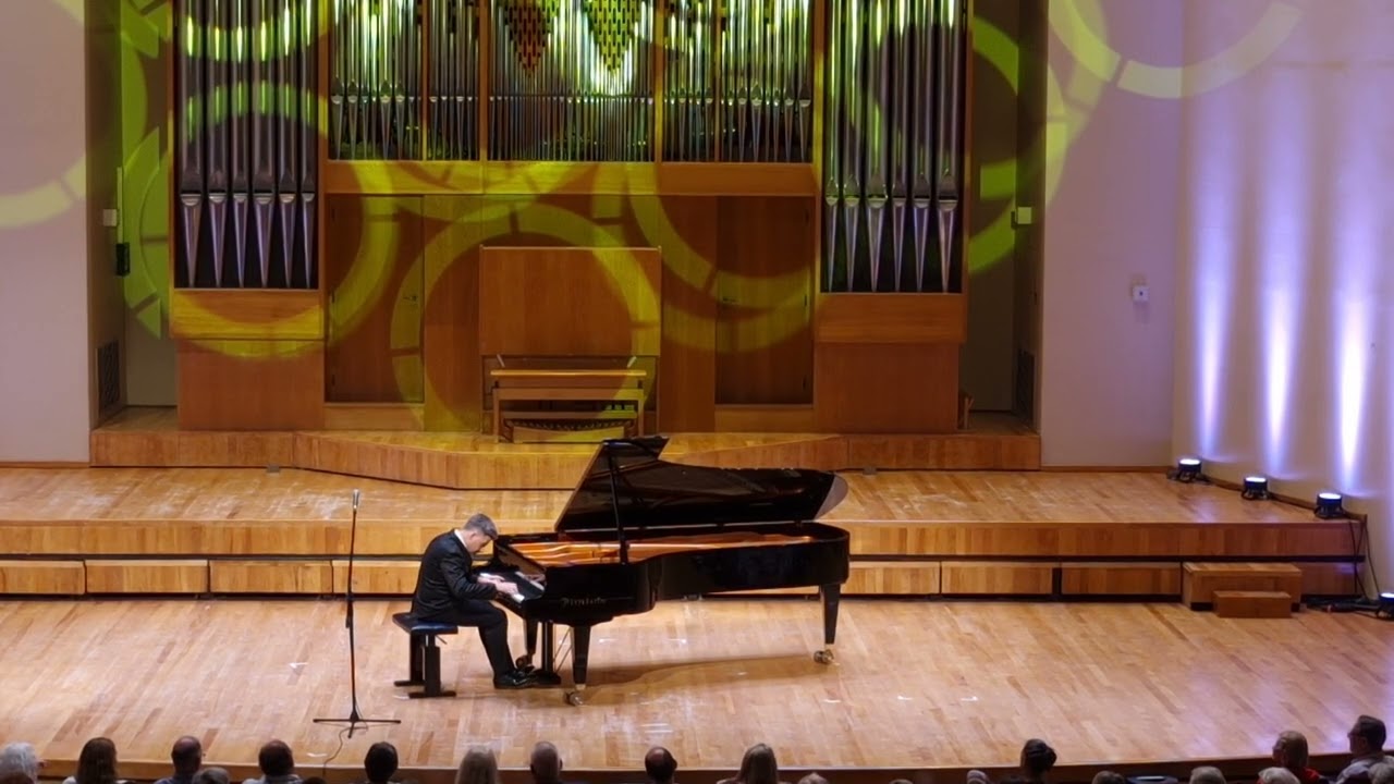 Charl du Plessis improvise live on audience requests