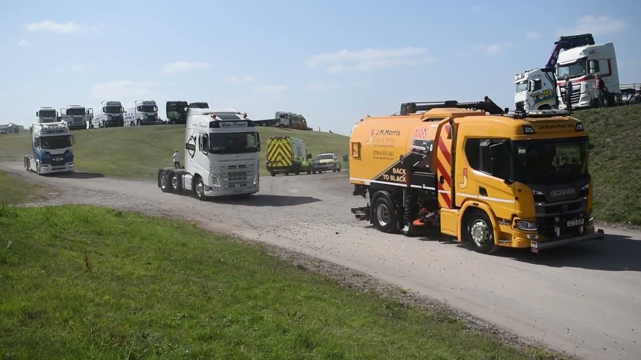 1000 trucks leave Convoy in the Park Part 1