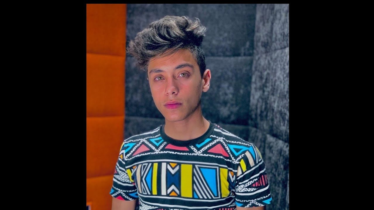 تجميعه العسل بوده ❤️❤️❤️