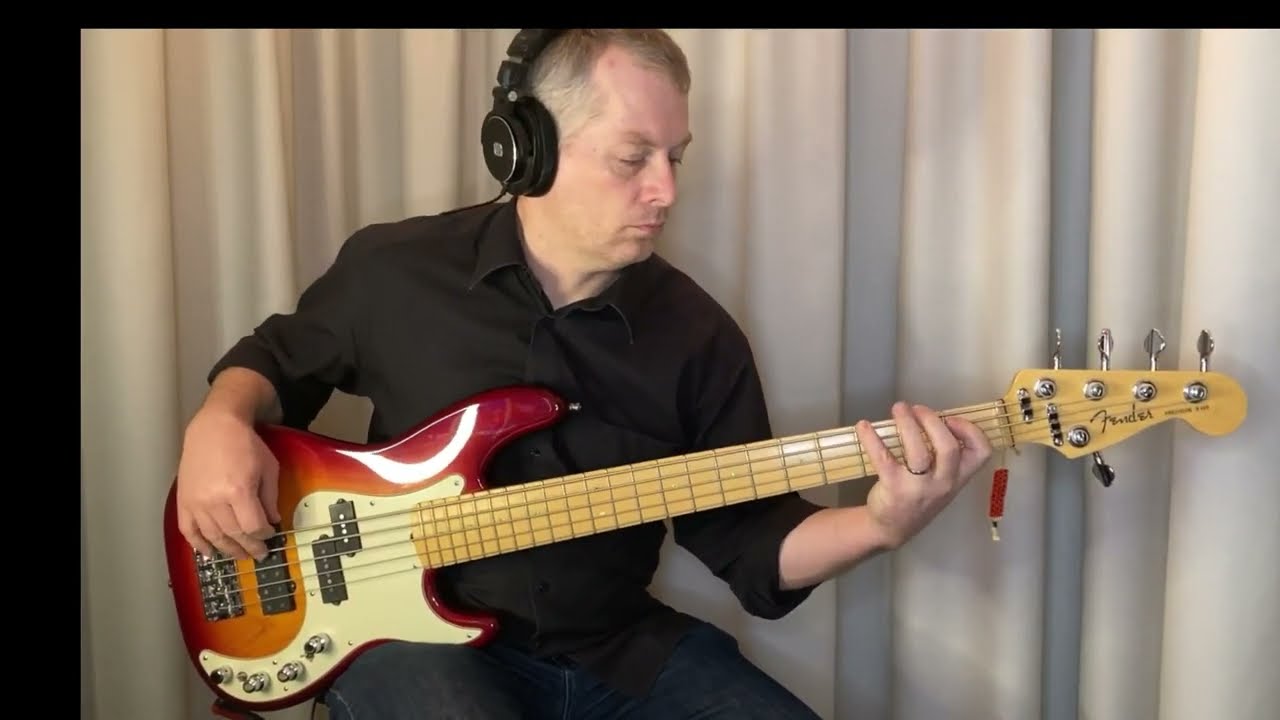 AMERICAN FENDER DELUXE PRECISION BASS V - a sound demo