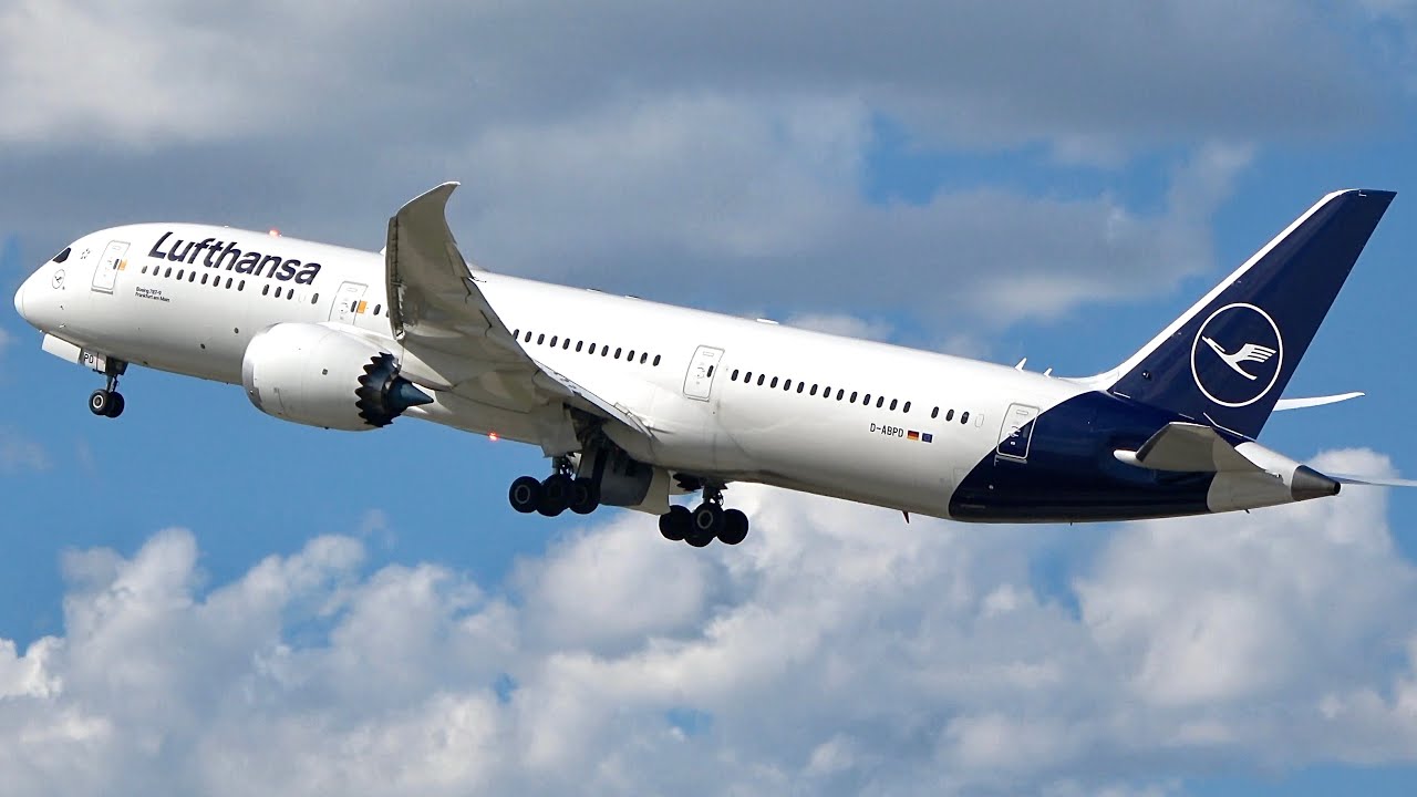 Perfect Weather Summer Planespotting at MSP