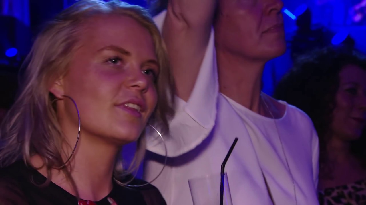 Tino Martin - Toch zal ik altijd aan je denken (In The Round) [Live in de Ziggo Dome 2018]
