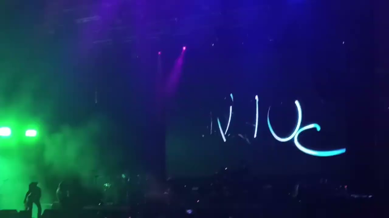 Ejercicio #16 - Kinky en el Vive Latino 2023
