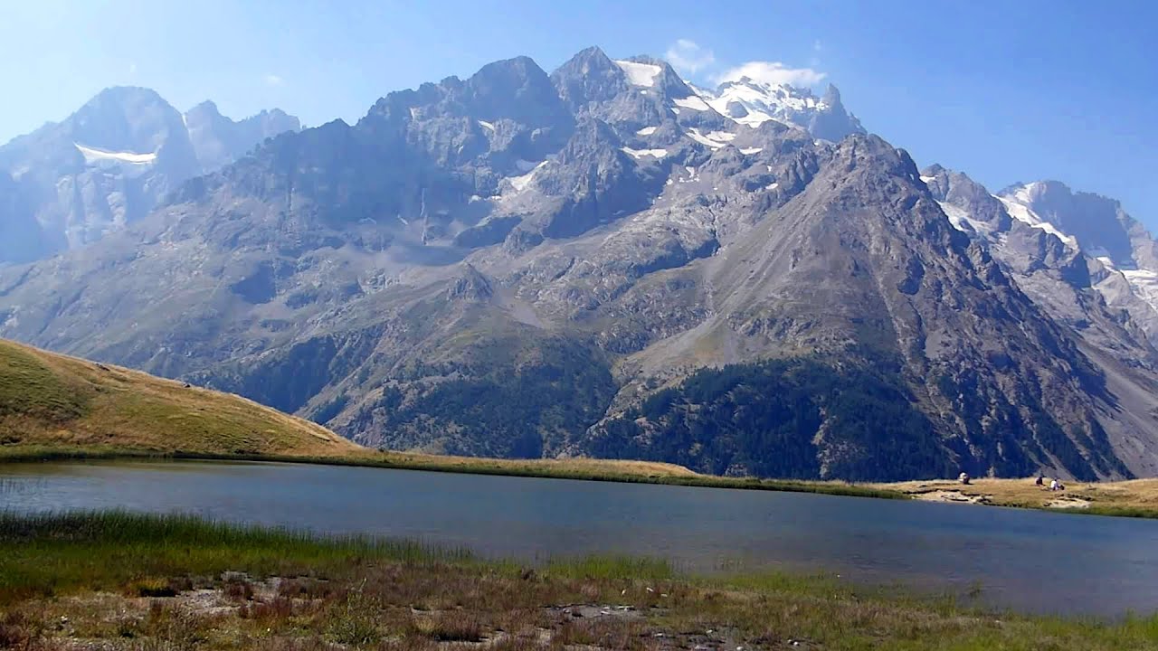 Randonnée au lac du Pontet (Hautes-Alpes) en été HD