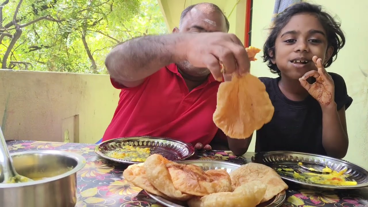 பூரி மட்டன் கிரேவி தொட்டு சாப்பிட்ட சும்மா வேற லெவல் 💥💥#trending #food #viral #support #fans #hotel 