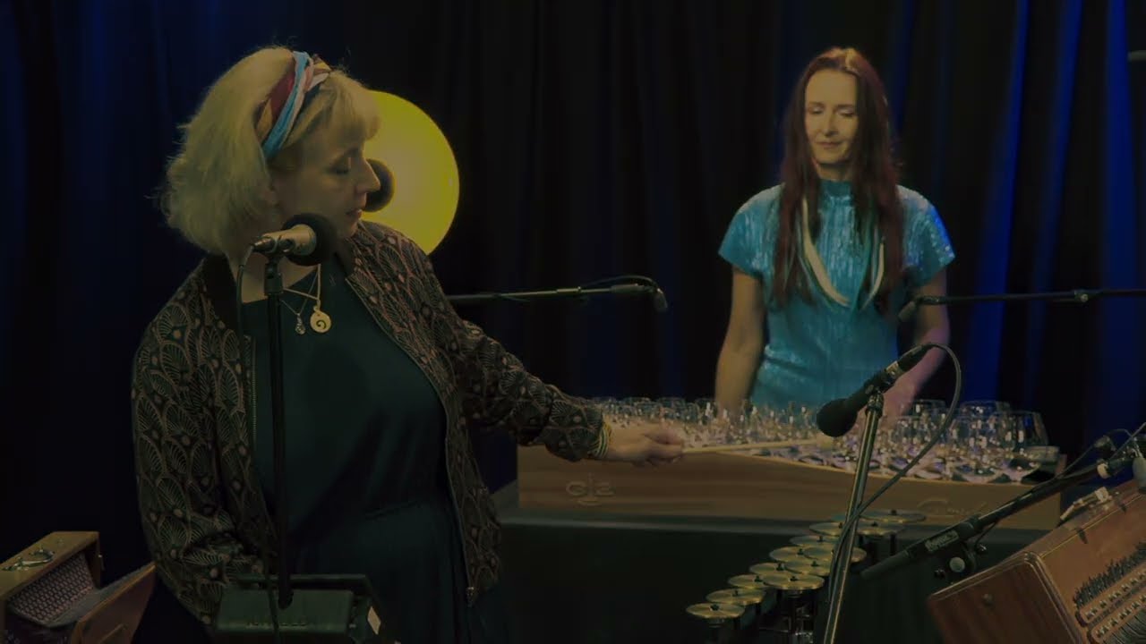 Esther Kaiser / Izabella Effenberg ESIZA: Improvisation with Glass Harp and Voice in A minor