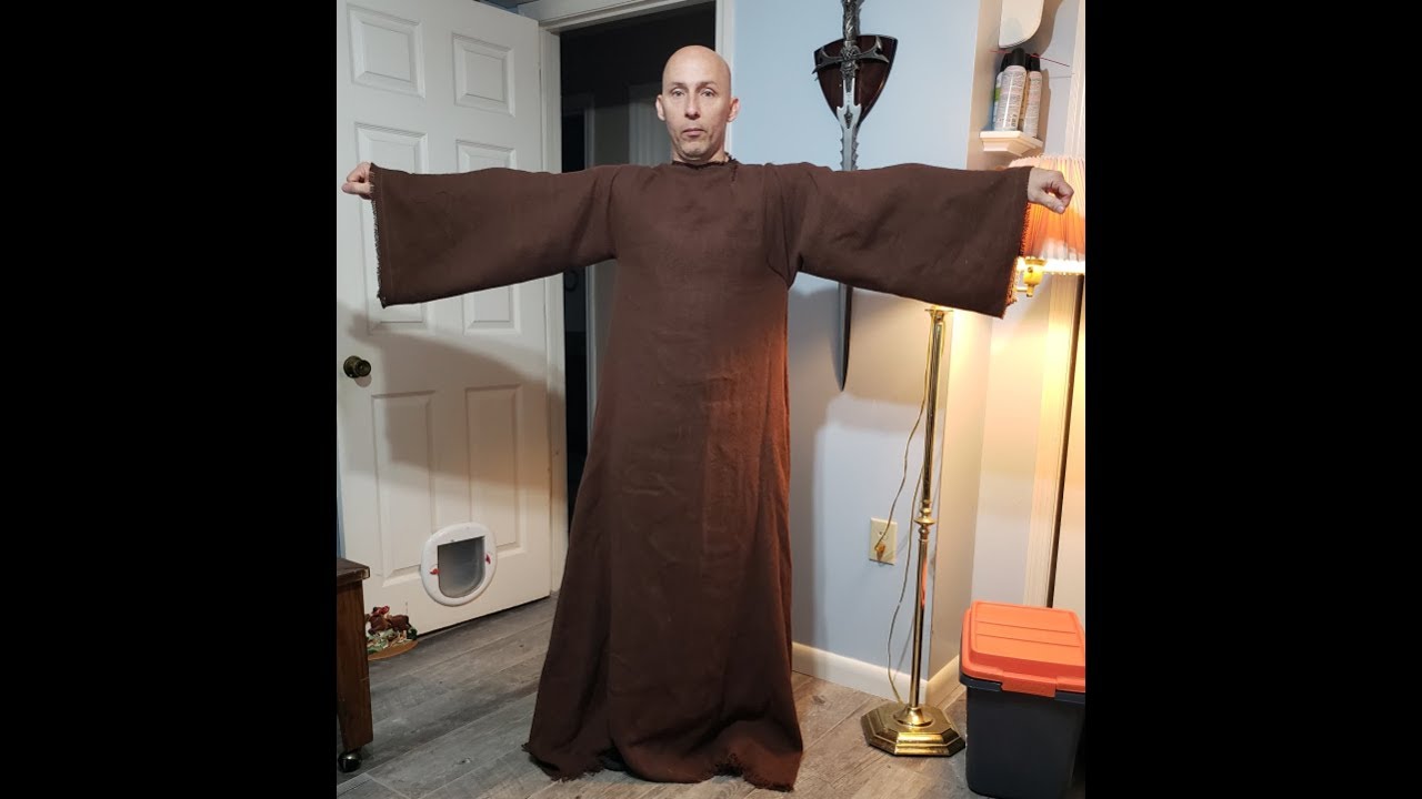 I made a Jawa Robe for my Star Wars Jawa costume.