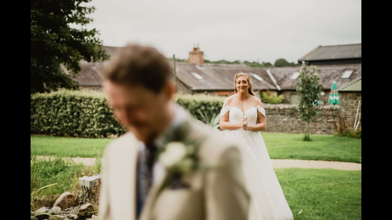 Kellie and Colin Segrave Barns