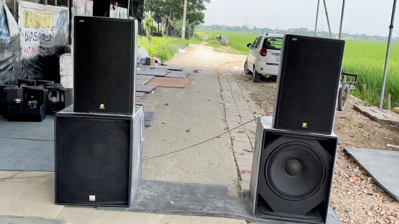 Có tiền mua cặp LDH - Q15 Driver nhập khẩu RCF Made in: ITALY này về làm sự kiện. thì đã đời luôn...
