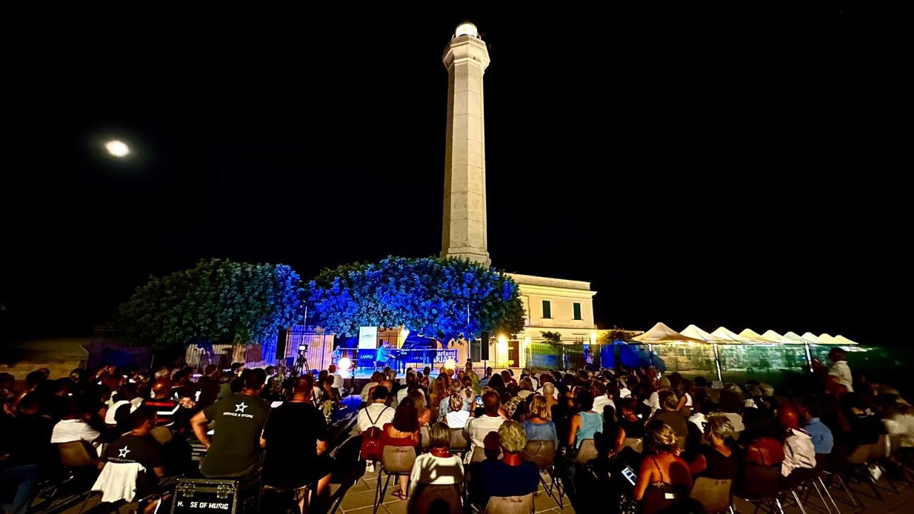 Piano da Impazzire, Leuca 16 ago 2024: Luca Filastro apre il concerto con Over the rainbow.