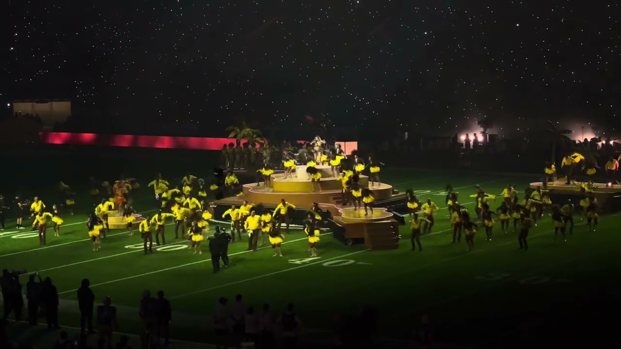 Karol G - Intervalo NFL