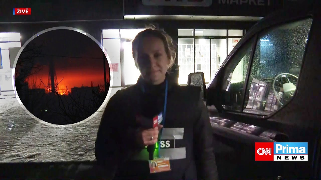 Děsivé plameny tam, kde před chvílí stáli. Štáb CNN Prima NEWS ukázal realitu v Charkově