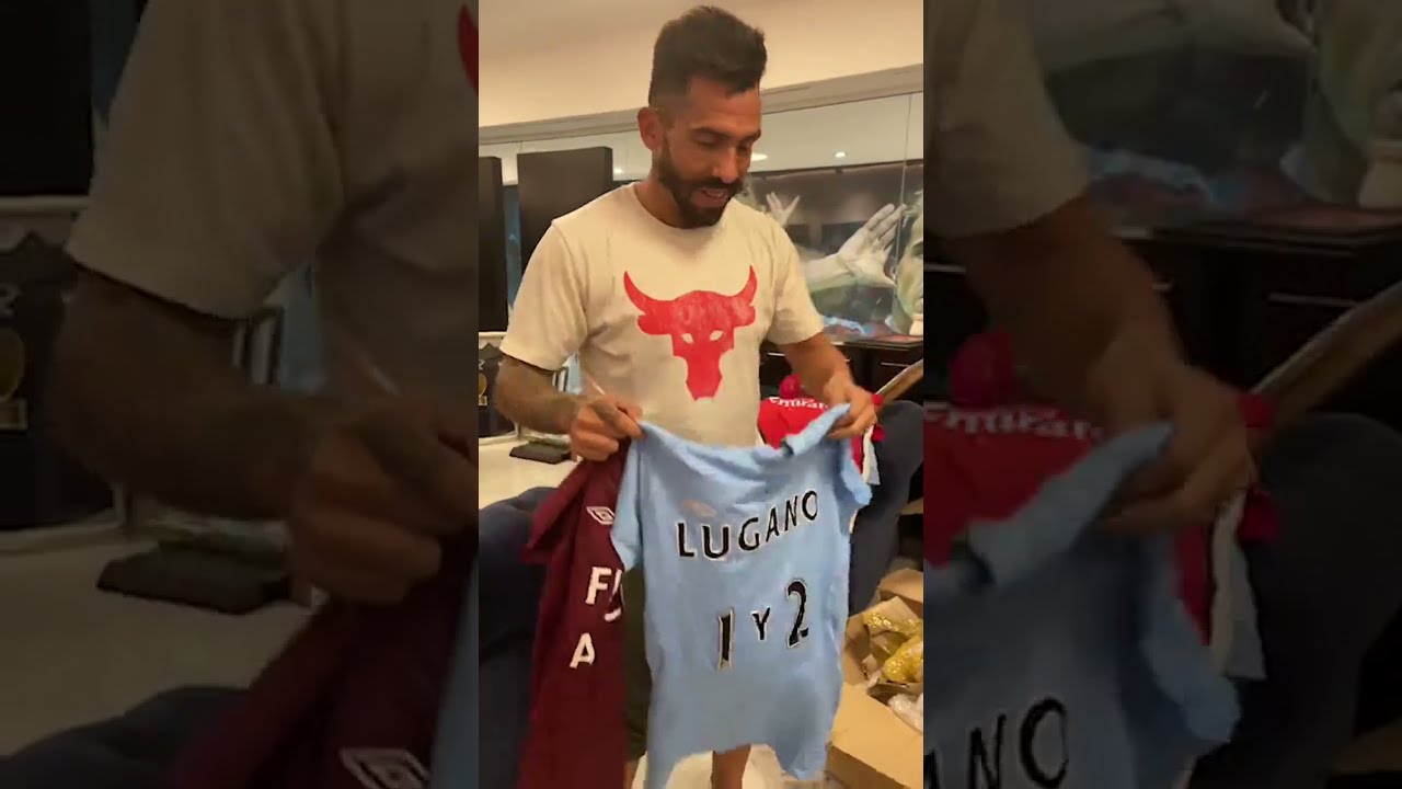 El museo de Carlitos Tevez. camisetas históricas, medallas , Botines y trofeos.