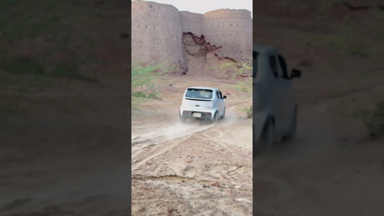 🫨😱 #highway #road #travel #youtubeshorts #viral #explorepakistan #cholistan #fortderawar #rajistan