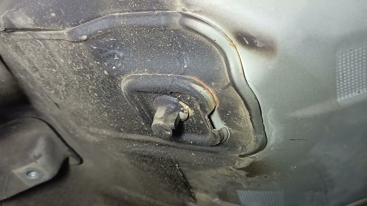 Что стало с Geely через 5лет эксплуатации, осмотр нижней части кузова.