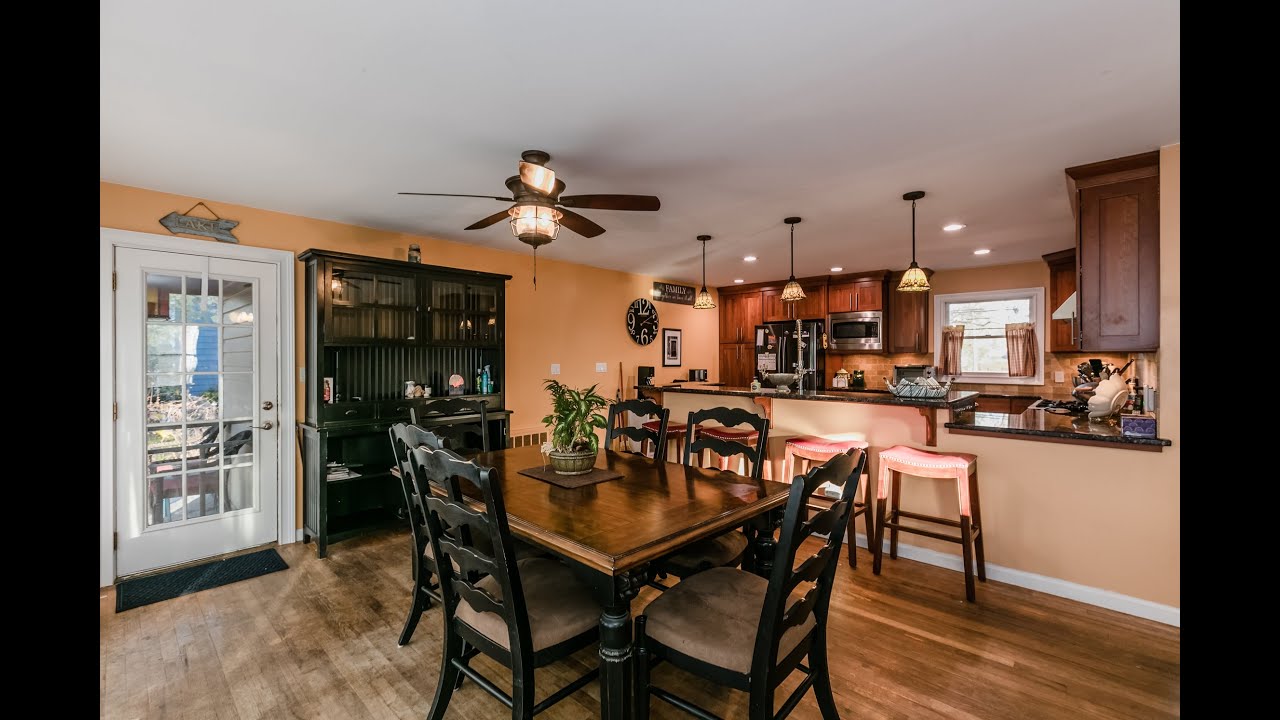 Long Island Real Estate For Sale - Video Tour of 324 Glenmore Lane, Bayport, NY