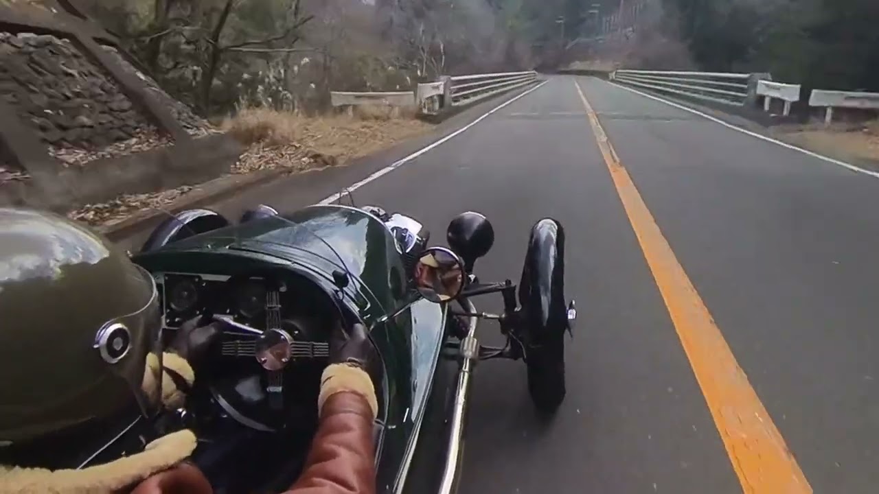 Winter drive at Hiyoshi dam