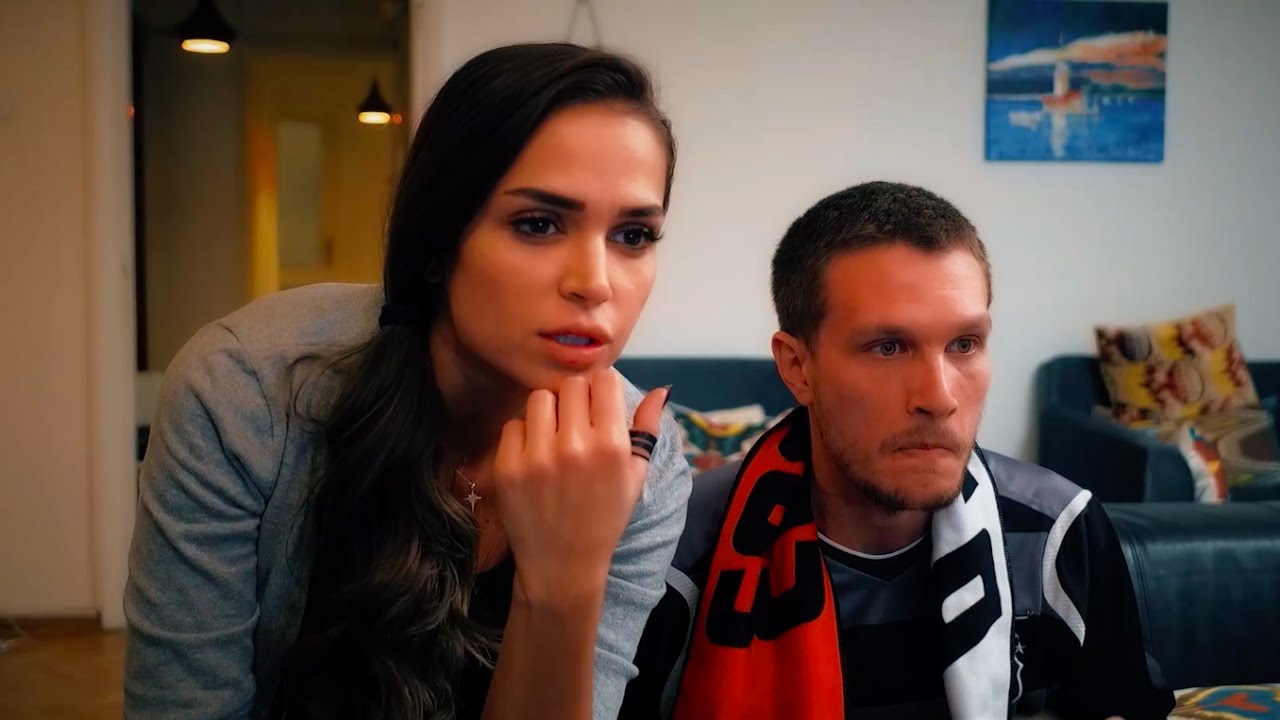 Futbol Fanatiği Sevgilisi Olanların Anlayabileceği 9 Şey