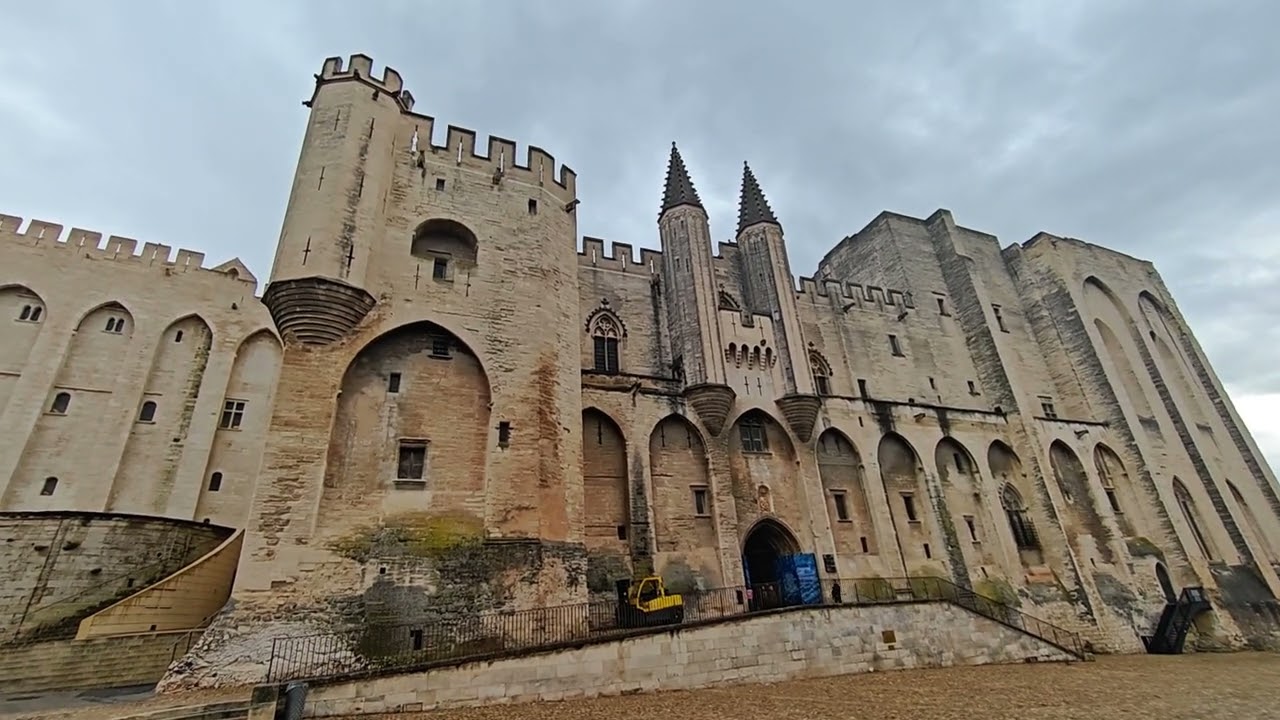 Avignon #avignon #france #palaisdespapes #rhone 