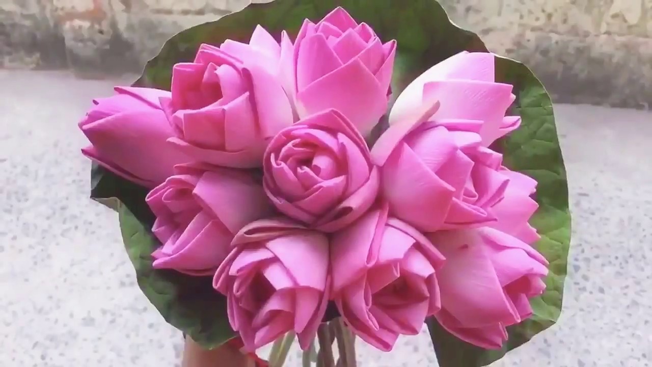 Gấp hoa sen kiểu Thái đẹp lạ
