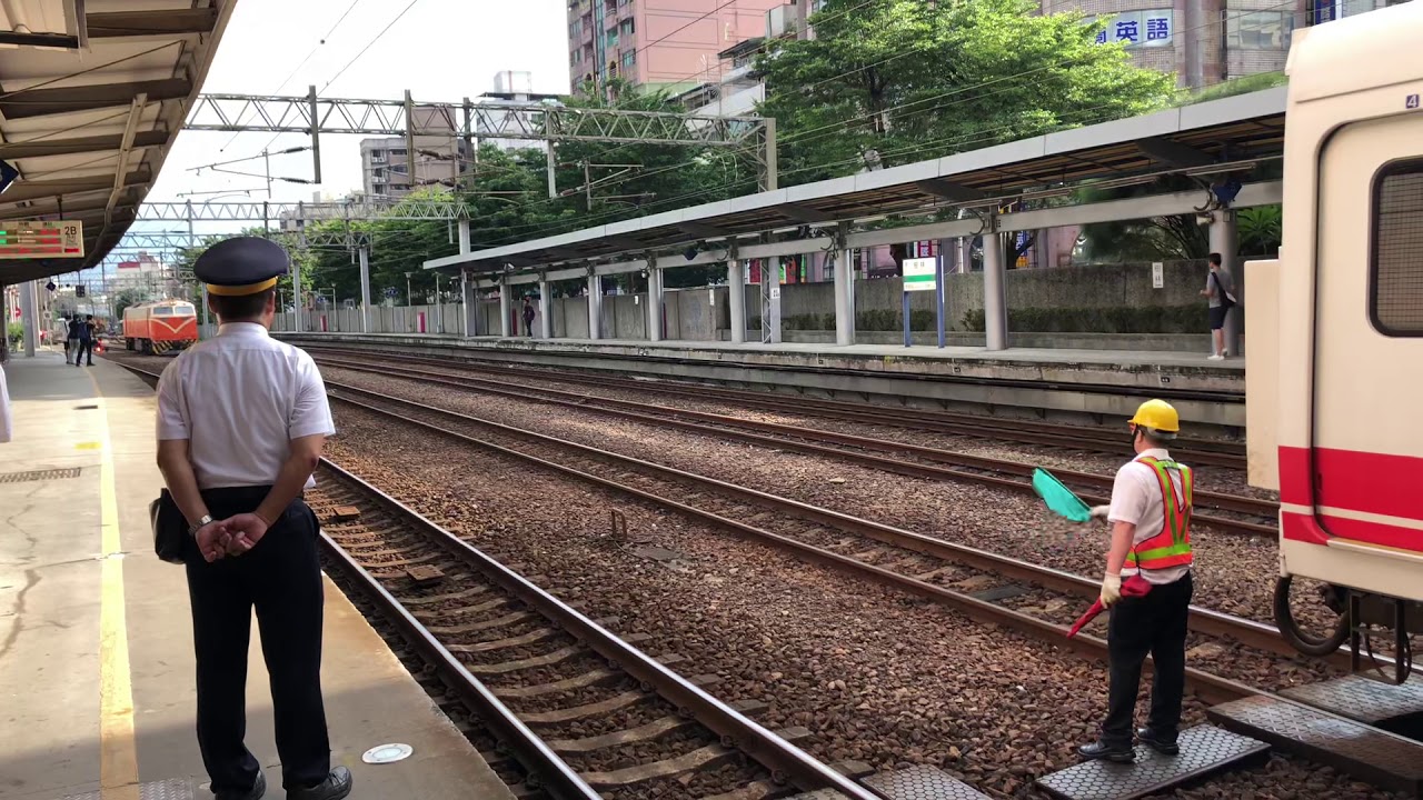 台鐵8710本務改連掛南端