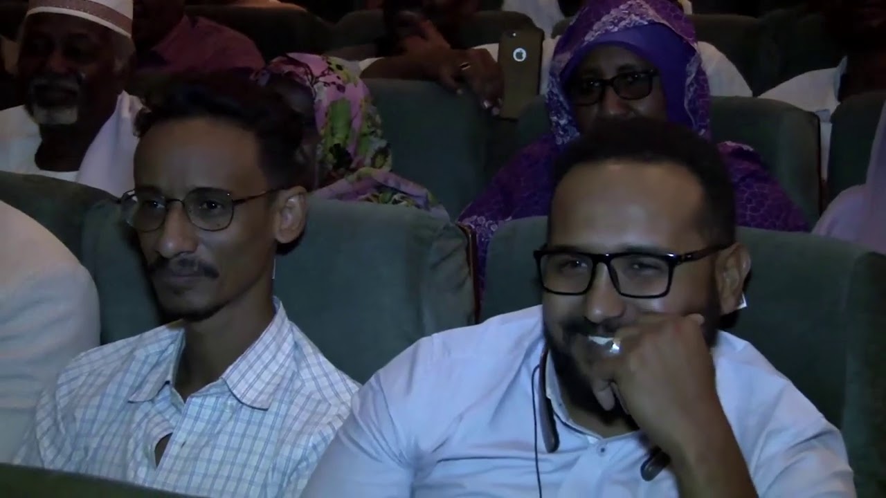 حفل افتتاح نادي الخرطوم للكوميديا: جلواك- انواع البنات في المواصلات الجزء الثالث