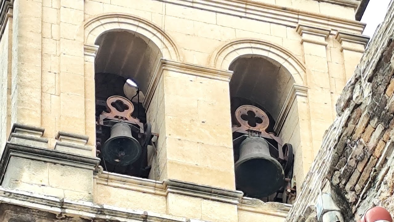 CARCAIXENT. Volteig de 3 campanes a la parròquia de l'Assumpció