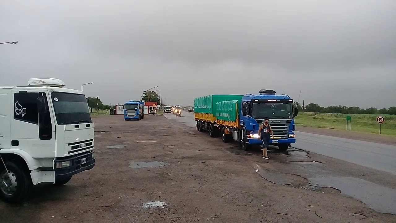Viento y agua y camiones imprecionante