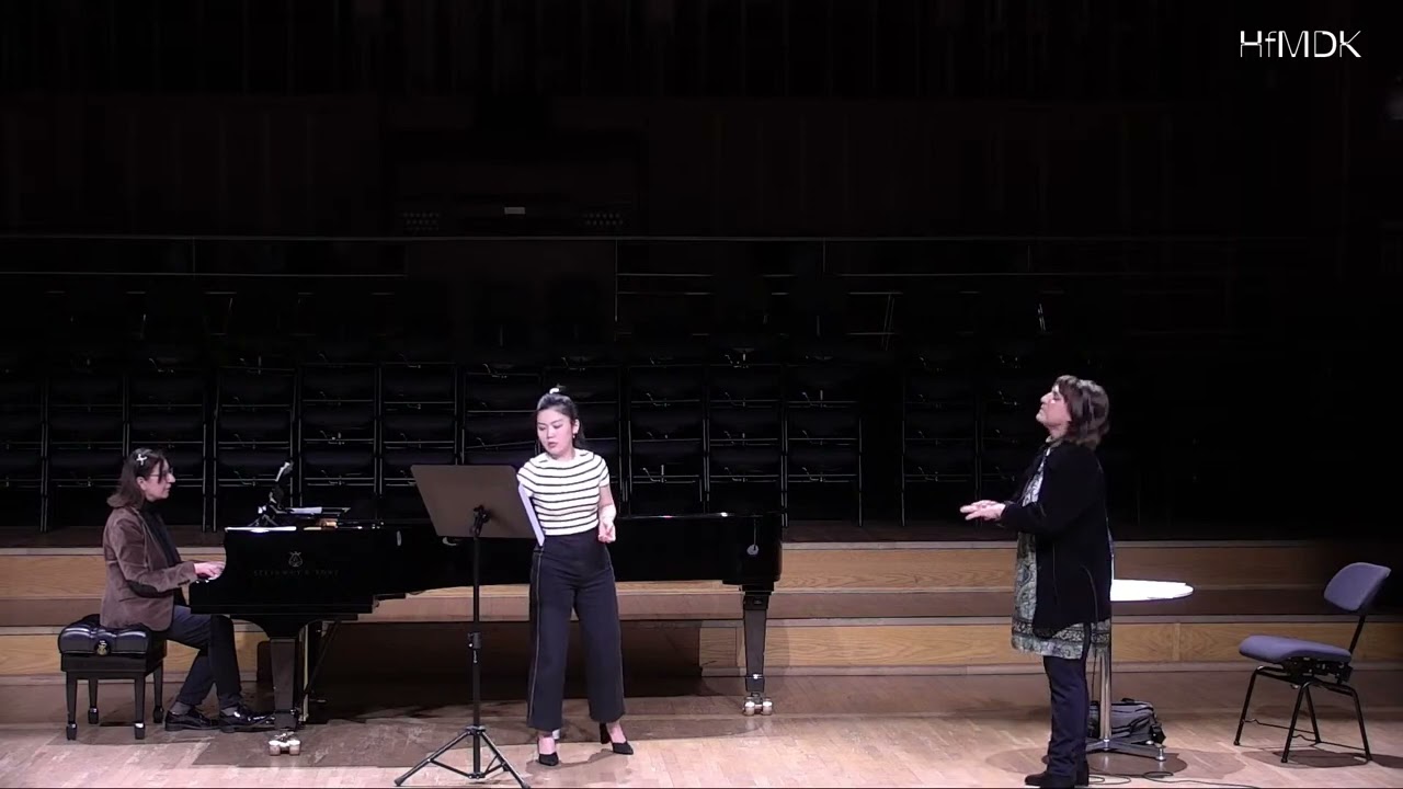Masterclass with Capucine (2): Frankfurt University of Music. Coaching on Despina's aria In uomini