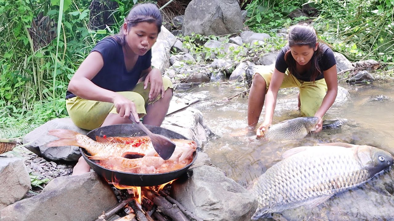 Survival Cooking in Forest: Cooking Fish Spicy Delicious with Egg for Eating delicious In The jungle