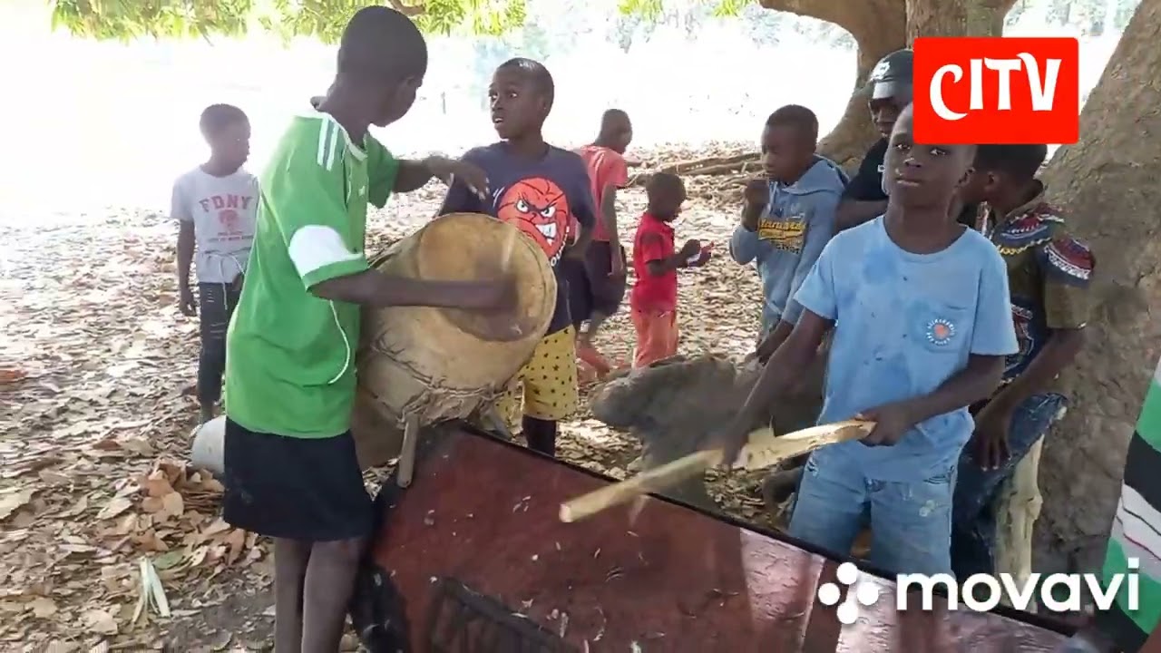 Carounate/ Culture Diola: les enfants &agrave; l'apprentissage du 