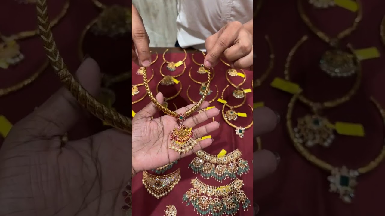 Gold kanti necklace Lightweight necklaces  Mukunda Jewellers  #lightweightjewellery@Bride Essentials​