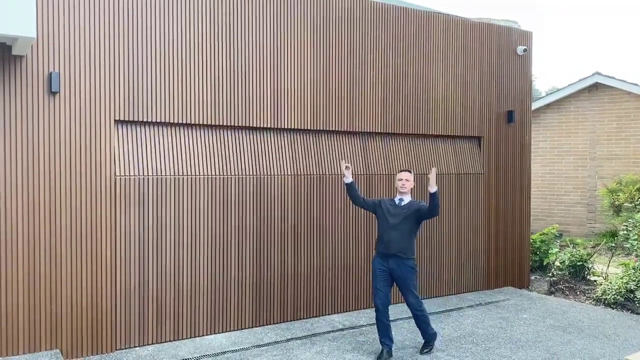 WR Engineering Canberra installed this Garage Door for well know Canberra Builder.  Stunning!