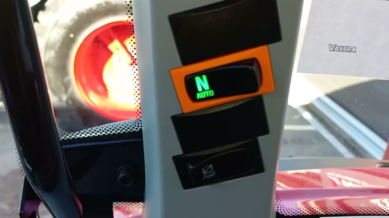 Valtra A115 MH4 hyttpresentation på österbottnisk svenska