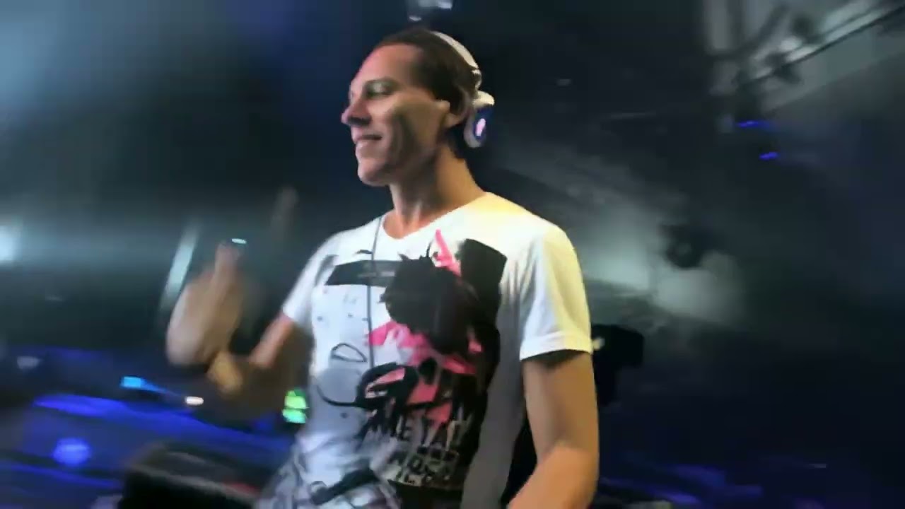 Tiësto - ClubLife 973 (Trance Set) Video