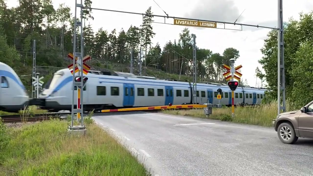 Järnvägsövergång Segersäng (2023) / Swedish railroad crossing